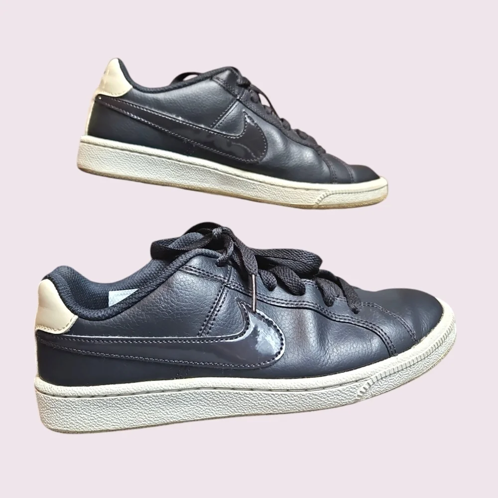 Nike Kid's Court Royale Black Sneakers Size 5.5